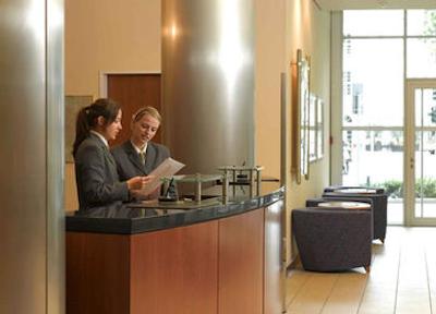 لئوناردو رویال هتل دوسلدرف کنیکسالی