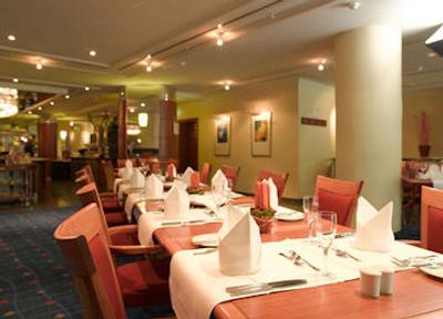 لئوناردو رویال هتل دوسلدرف کنیکسالی