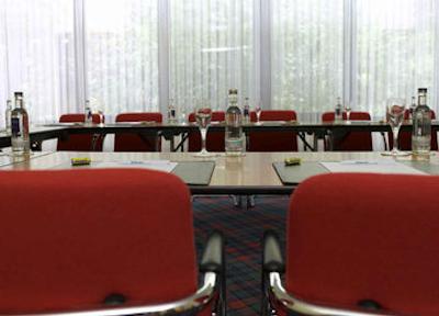 لئوناردو رویال هتل دوسلدرف کنیکسالی