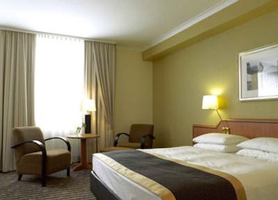 لئوناردو رویال هتل دوسلدرف کنیکسالی