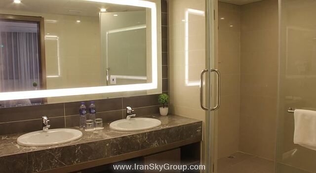 هالیدی این اکسپرس شانگهای جینکیائو سنترال گلدن بریج