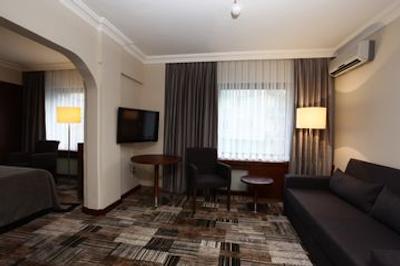 تیارا ترمال هتل