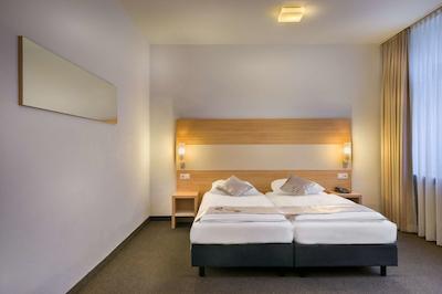 کنتیننتال هتل