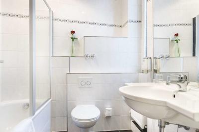 کنتیننتال هتل