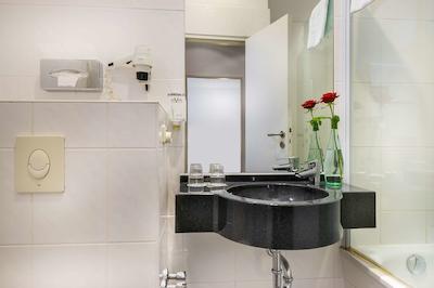 کنتیننتال هتل