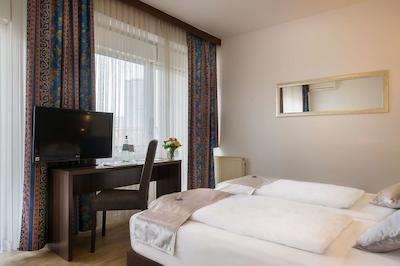 کنتیننتال هتل