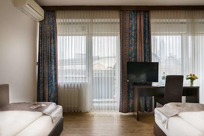 کنتیننتال هتل