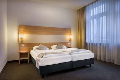 کنتیننتال هتل