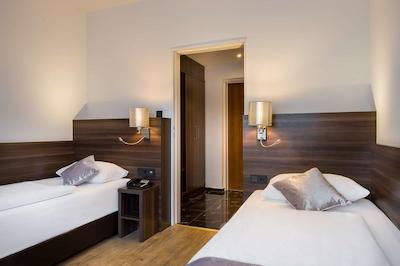 کنتیننتال هتل