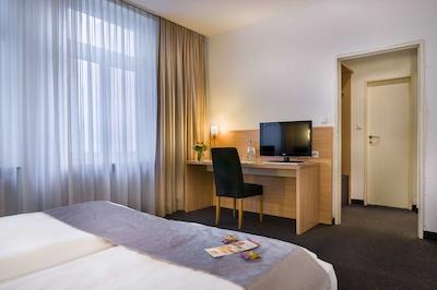 کنتیننتال هتل