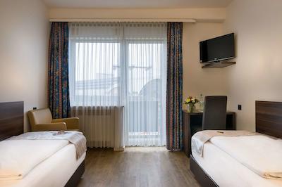 کنتیننتال هتل