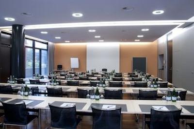 هالیدی این زوریخ مس