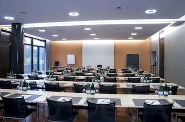 هالیدی این زوریخ مس