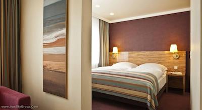 بست وسترن رافائل آلتونا