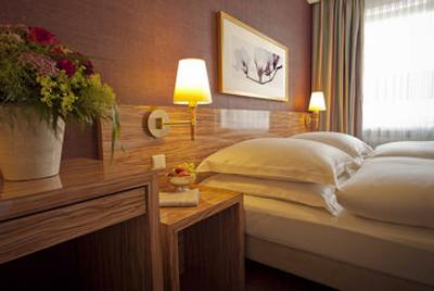 بست وسترن رافائل آلتونا