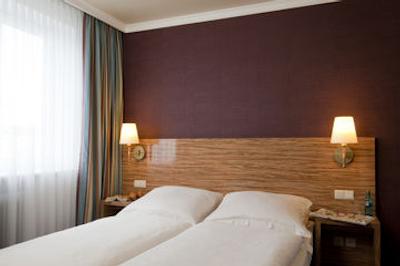 بست وسترن رافائل آلتونا