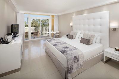 ملیا ماربلا بانوس