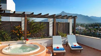 ملیا ماربلا بانوس