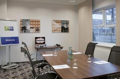 هالیدی این اکسپرس برمن ایرپورت