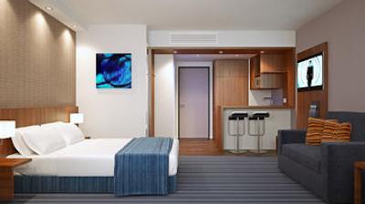 هالیدی این اکسپرس برمن ایرپورت