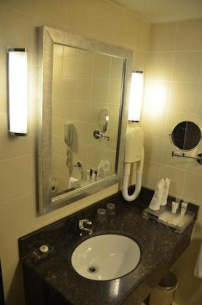 بست وسترن پرمیر مسقط