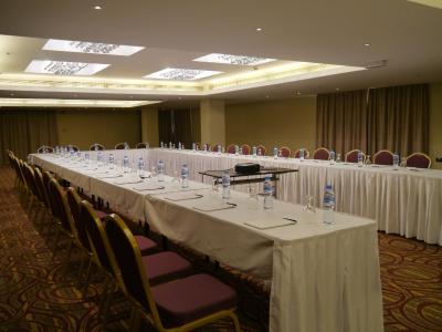 بست وسترن پرمیر مسقط