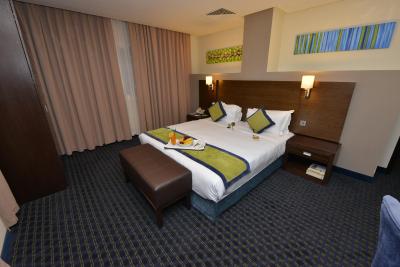 بست وسترن پرمیر مسقط