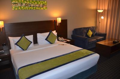 بست وسترن پرمیر مسقط