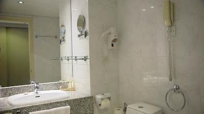 گرندریزورت لیماسل