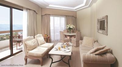 گرندریزورت لیماسل