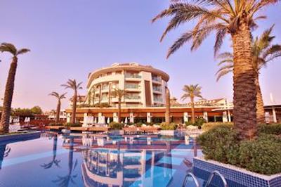 سانیس اورن بیچ ریزورت هتل اند اسپا