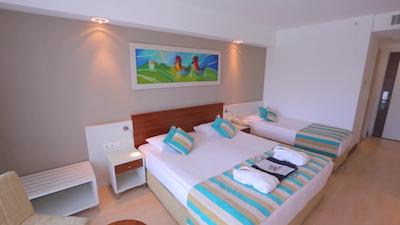 سانیس اورن بیچ ریزورت هتل اند اسپا