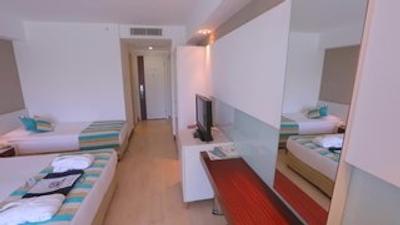 سانیس اورن بیچ ریزورت هتل اند اسپا