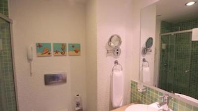 سانیس اورن بیچ ریزورت هتل اند اسپا