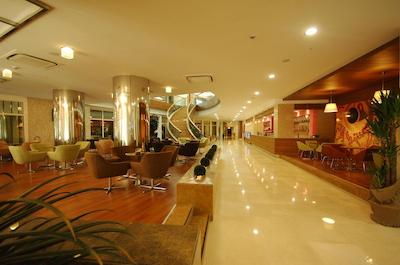 سانیس اورن بیچ ریزورت هتل اند اسپا