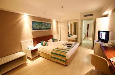 سانیس اورن بیچ ریزورت هتل اند اسپا