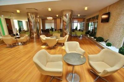 سانیس اورن بیچ ریزورت هتل اند اسپا