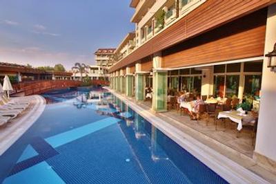 سانیس اورن بیچ ریزورت هتل اند اسپا