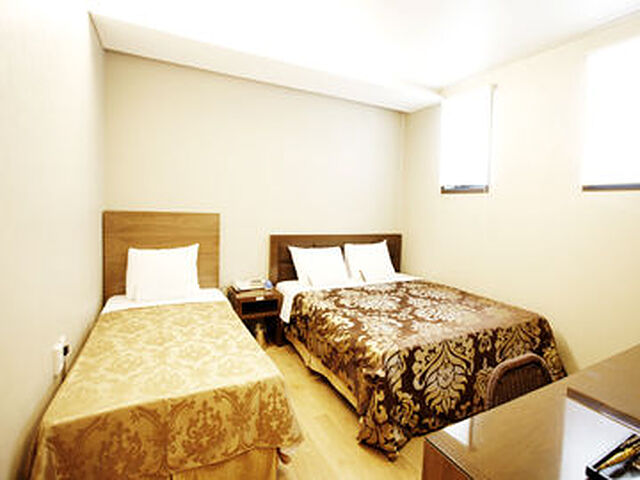 ام بیز