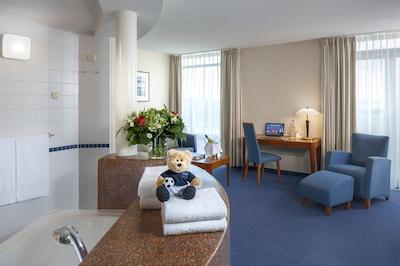 رامادا آمستردام ایرپورت شیفول