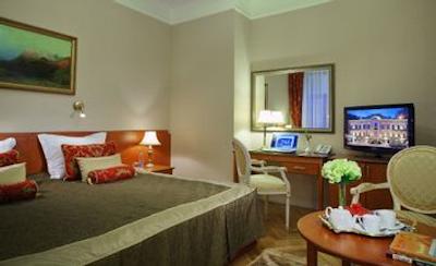 هلوتیا دلوکس هتل