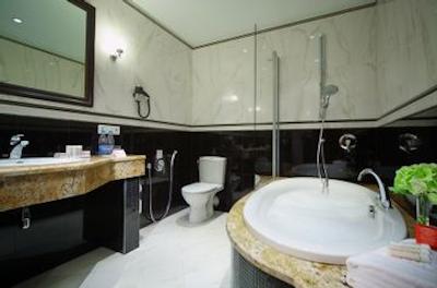 هلوتیا دلوکس هتل