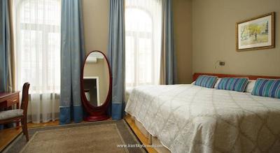 هلوتیا دلوکس هتل