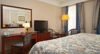 هلوتیا دلوکس هتل