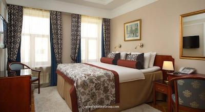 هلوتیا دلوکس هتل