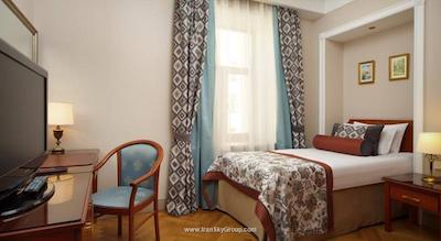 هلوتیا دلوکس هتل