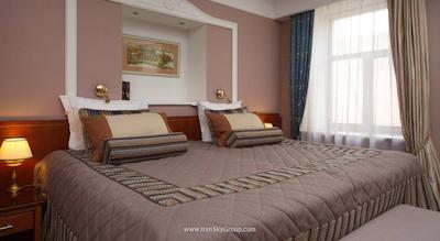 هلوتیا دلوکس هتل