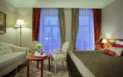 هلوتیا دلوکس هتل