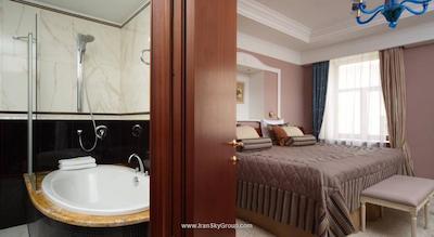 هلوتیا دلوکس هتل