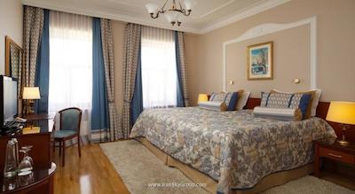 هلوتیا دلوکس هتل